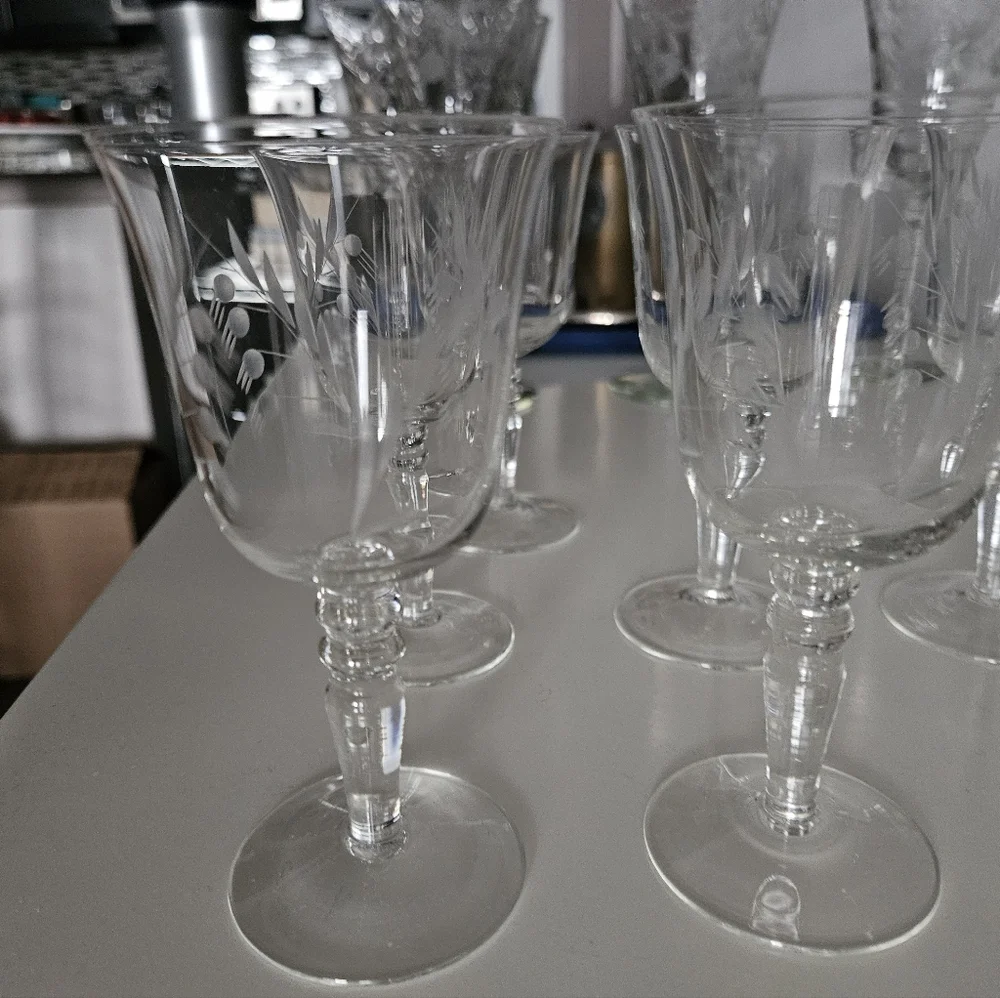 LIBBEY Rock Sharpe Etched Floral Crystal 4 oz Stemmed Glasses | x 9